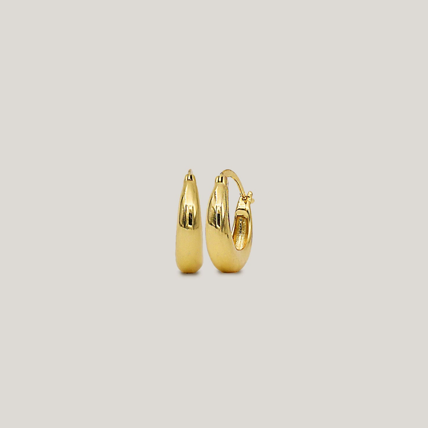 Classic polished hoops